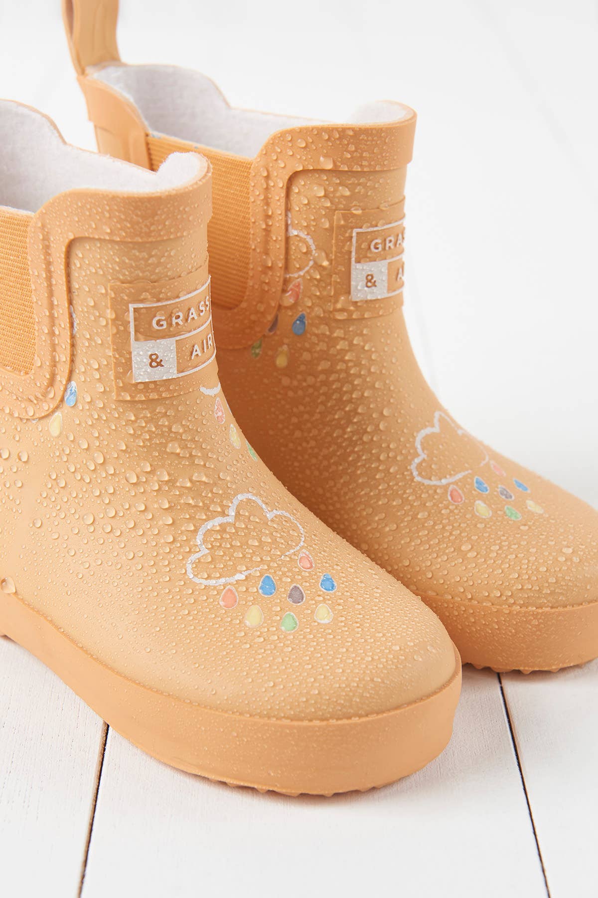 Peach Short Colour-Changing Kids Wellies: UK7