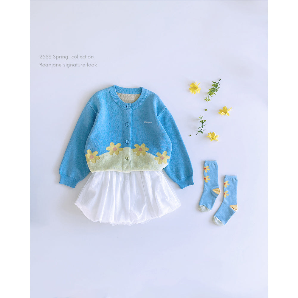Lovely  blooming flower knitted cardigan