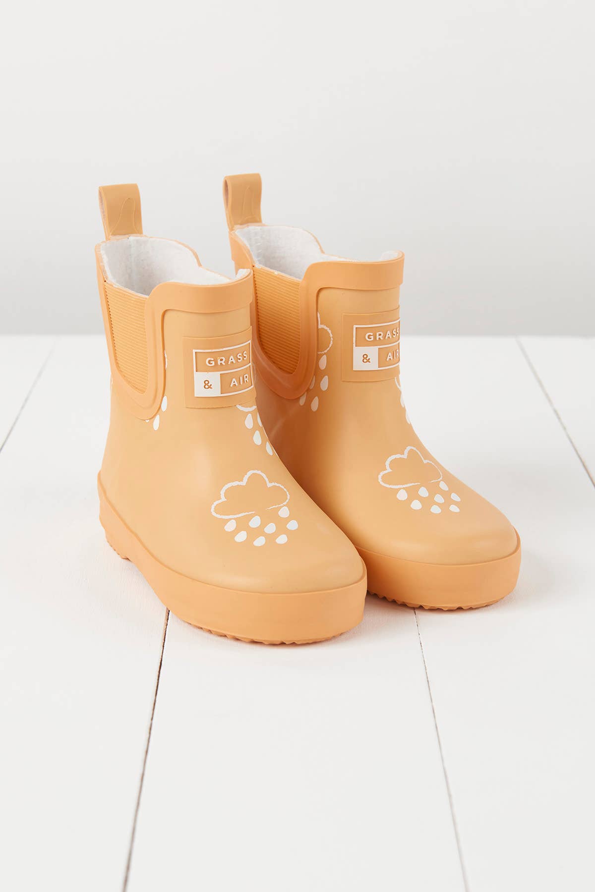 Peach Short Colour-Changing Kids Wellies: UK7